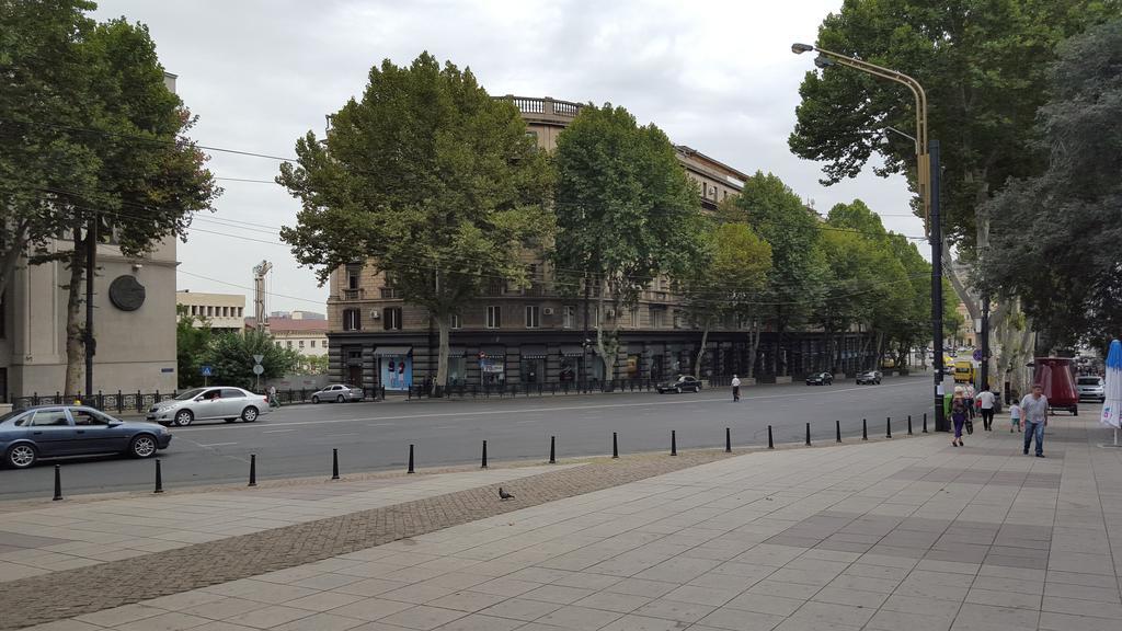 Apartment Rustaveli 1 Tbilisi Ngoại thất bức ảnh