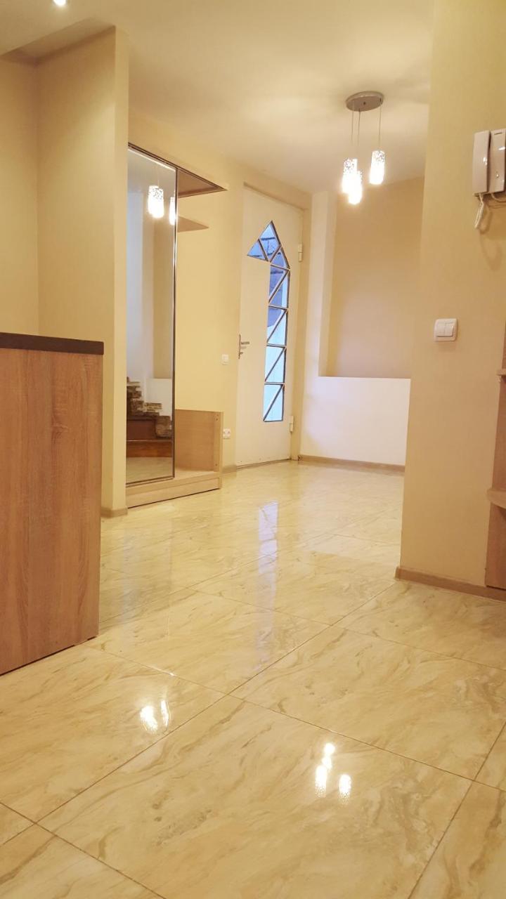 Apartment Rustaveli 1 Tbilisi Ngoại thất bức ảnh